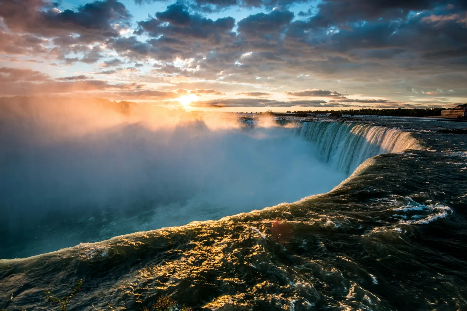 Explorând Canada de la Vest la Est: traseu complet și obiective esențiale